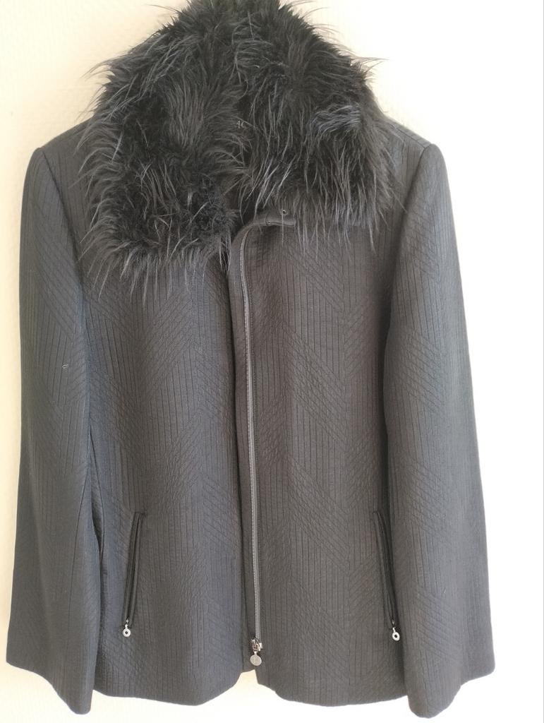 Damo Donna zwarte jas met bontkraag mt 38, Kleding | Dames, Maat 38/40 (M), Damo donna, Zwart, Ophalen of Verzenden