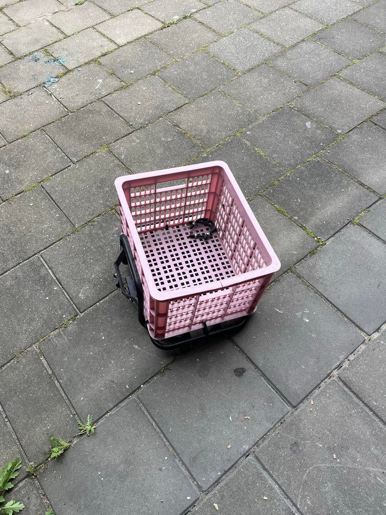 Universele bagagedrager met roze fietskrat, Ophalen, Gebruikt, Fietskrat