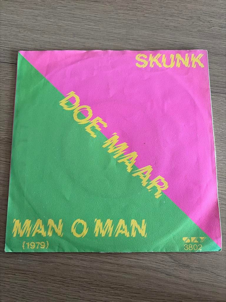 Doe Maar - De Bom / Skunk / Man O Man (1979) 7 inch single, Cd's en Dvd's, Vinyl | Nederlandstalig, Ophalen of Verzenden, Zo goed als nieuw