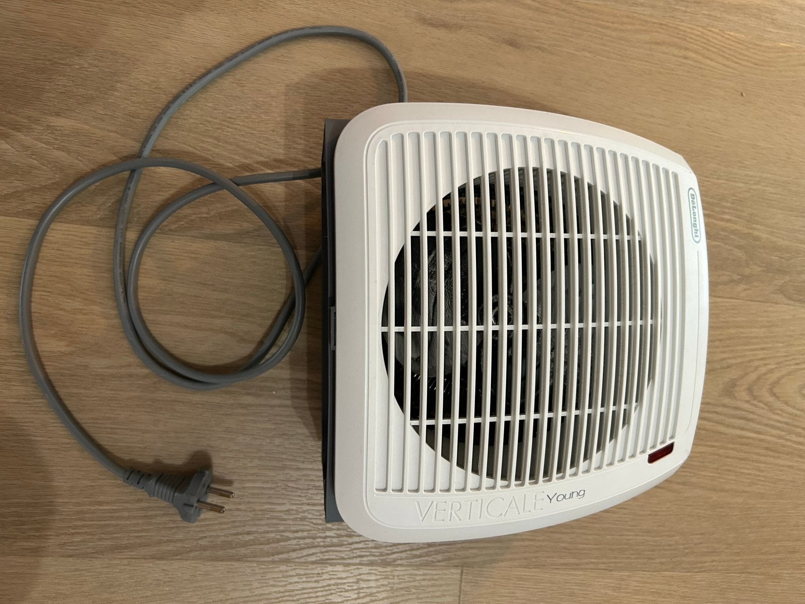 De'Longhi Verticale Young HVY1030 Ventilatorkachel 2000W, Doe-het-zelf en Verbouw, 30 tot 80 cm, Kachel, Minder dan 60 cm, Ophalen of Verzenden