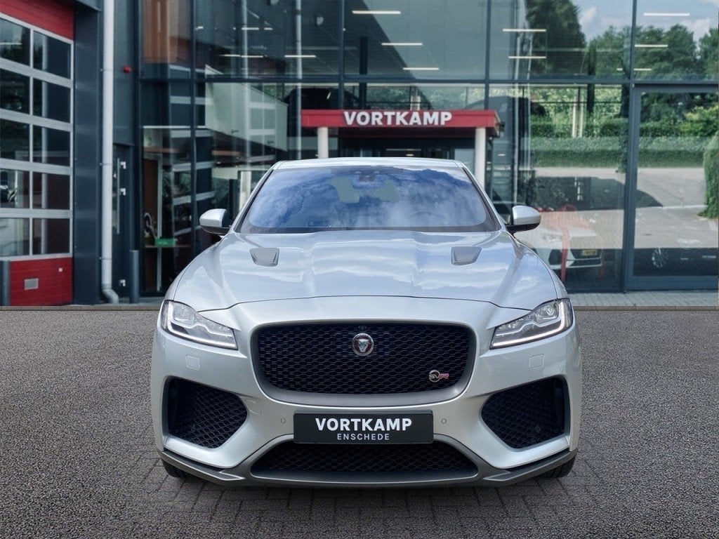 Jaguar F-PACE 5.0 V8 SVR AWD 360-CAM/GLAS-DAK/ELEK-KLEP/MERI, Auto's, Met garantie (alle), Leder, Bedrijf, 2076 kg