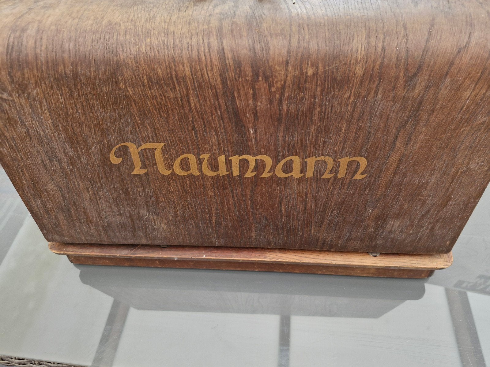 Naumann naaimachine, Ophalen