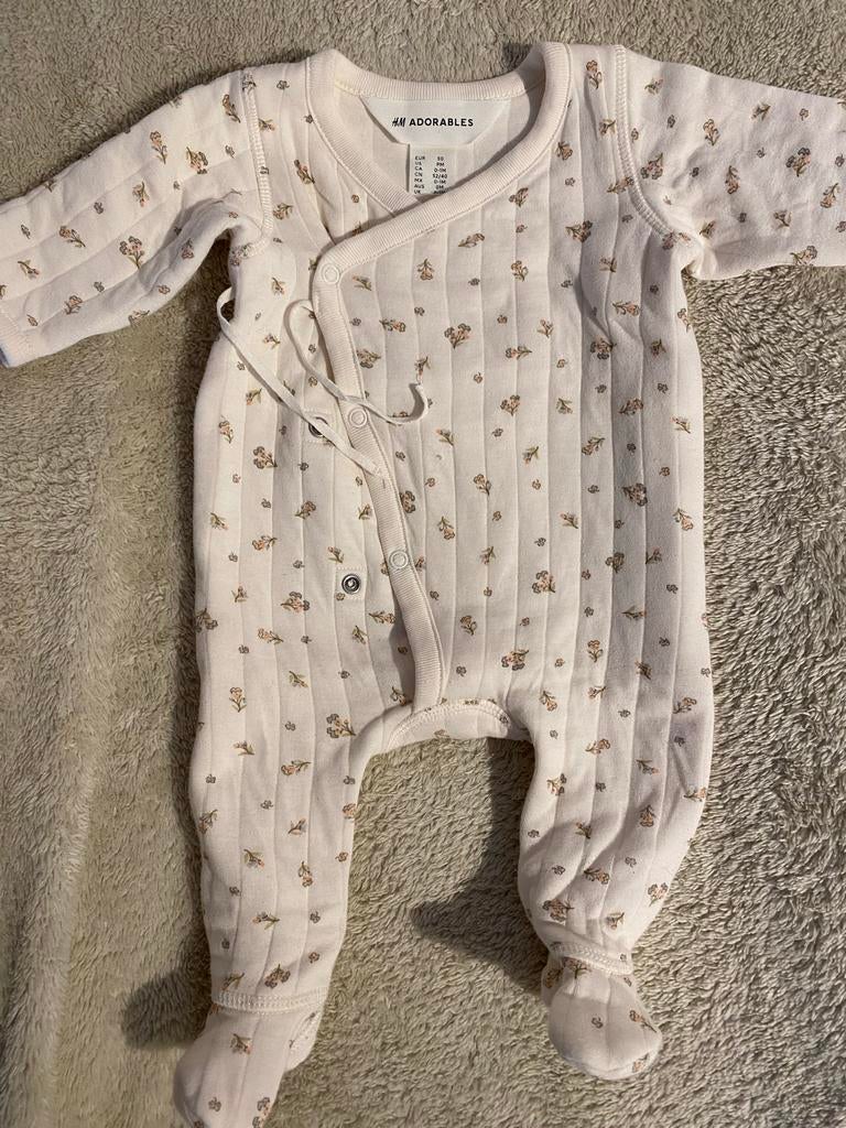 Babykleding newborn girl - 9 items, Kinderen en Baby's, Ophalen of Verzenden, Zo goed als nieuw, Jongetje of Meisje, Setje