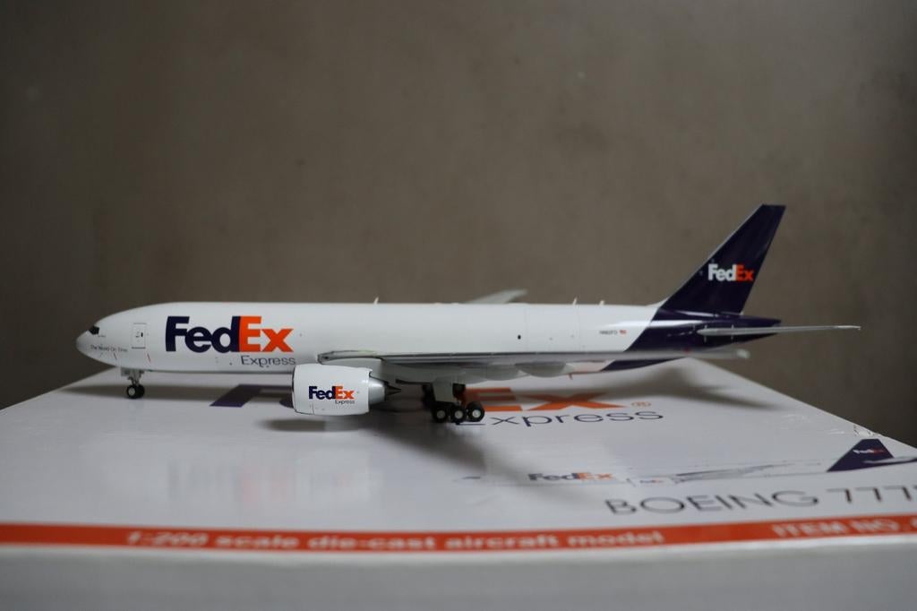 Gemini Jets Boeing 777F FedEx 1/200 met OVP, Verzamelen, Luchtvaart en Vliegtuigspotten, Ophalen of Verzenden, Zo goed als nieuw
