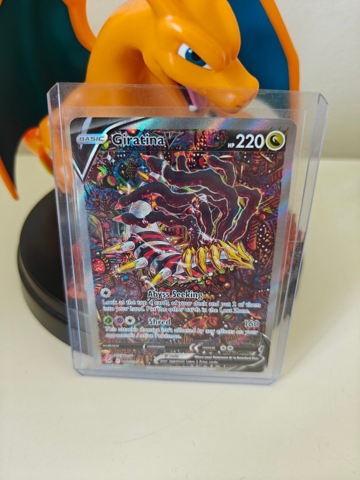 Giratina V Alt Art #186 Lost Origin, Ophalen of Verzenden, Zo goed als nieuw, Losse kaart