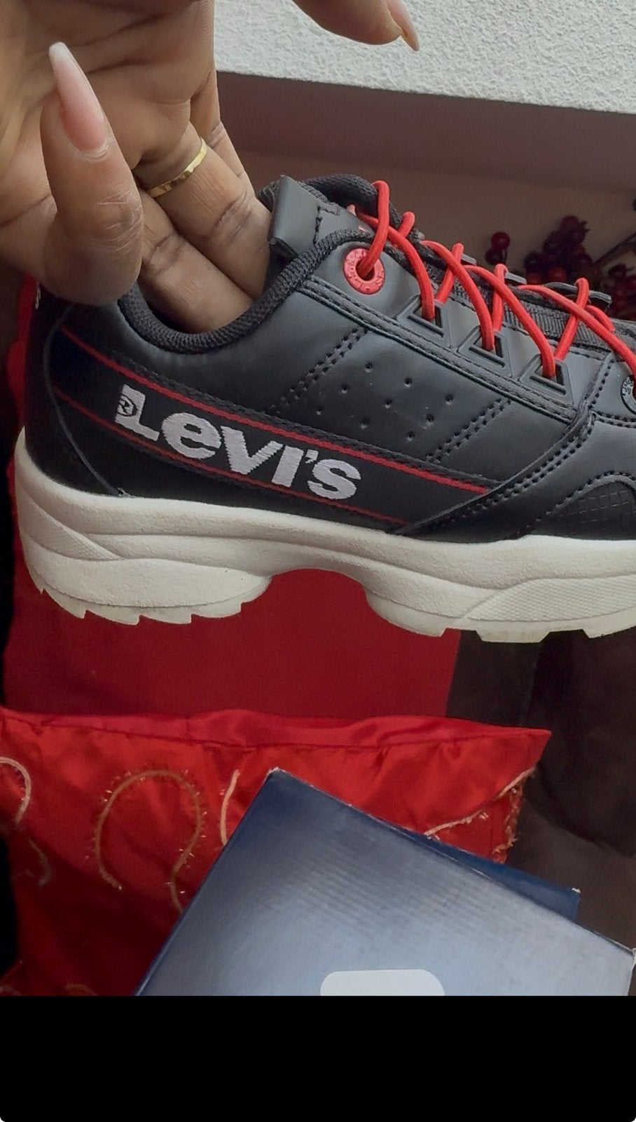 Zwarte Levii’s, Gebruikt, Sportschoenen, Ophalen of Verzenden, Jongen
