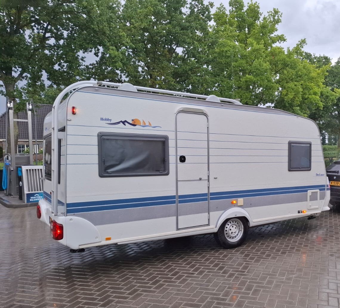 Hobby De Luxe Easy 460 UFE caravan met opblaasbare voortent, Caravans en Kamperen, Caravans, Vast bed, Rondzit, Hobby, Particulier