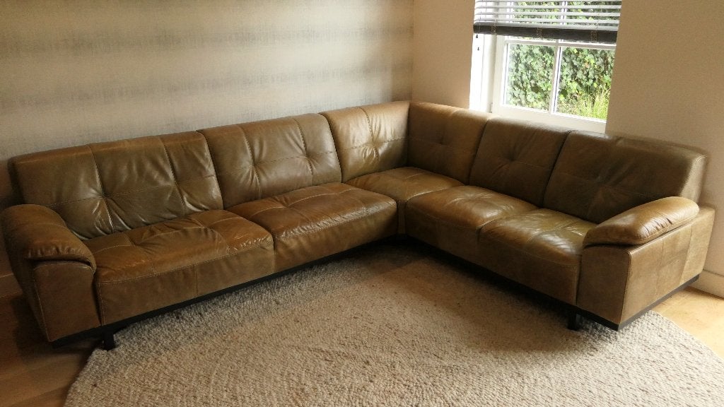 Ruime hoekbank (240 x 300 cm), Huis en Inrichting, Ophalen, 250 tot 300 cm, Gebruikt, Minder dan 75 cm