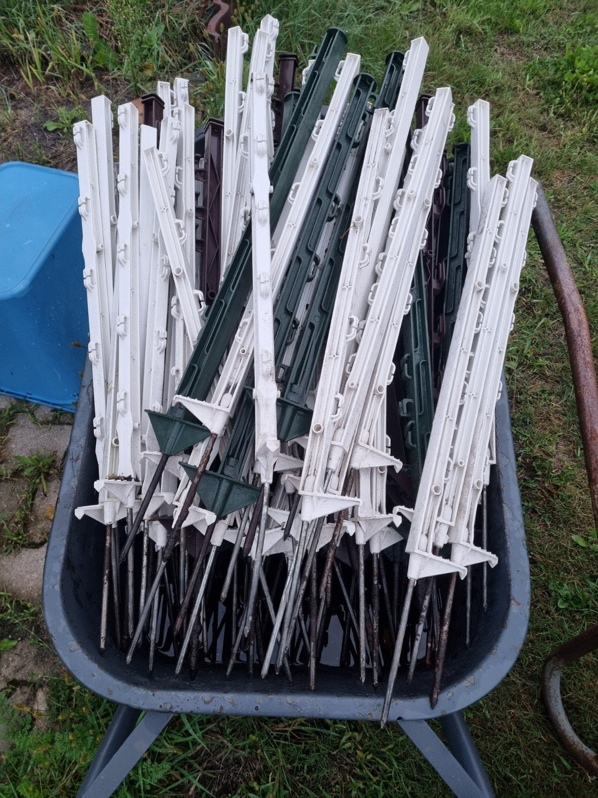 80 Prikpaaltjes voor stroomdraad, Tuin en Terras, Ophalen, Gebruikt, Kunststof, Overige typen