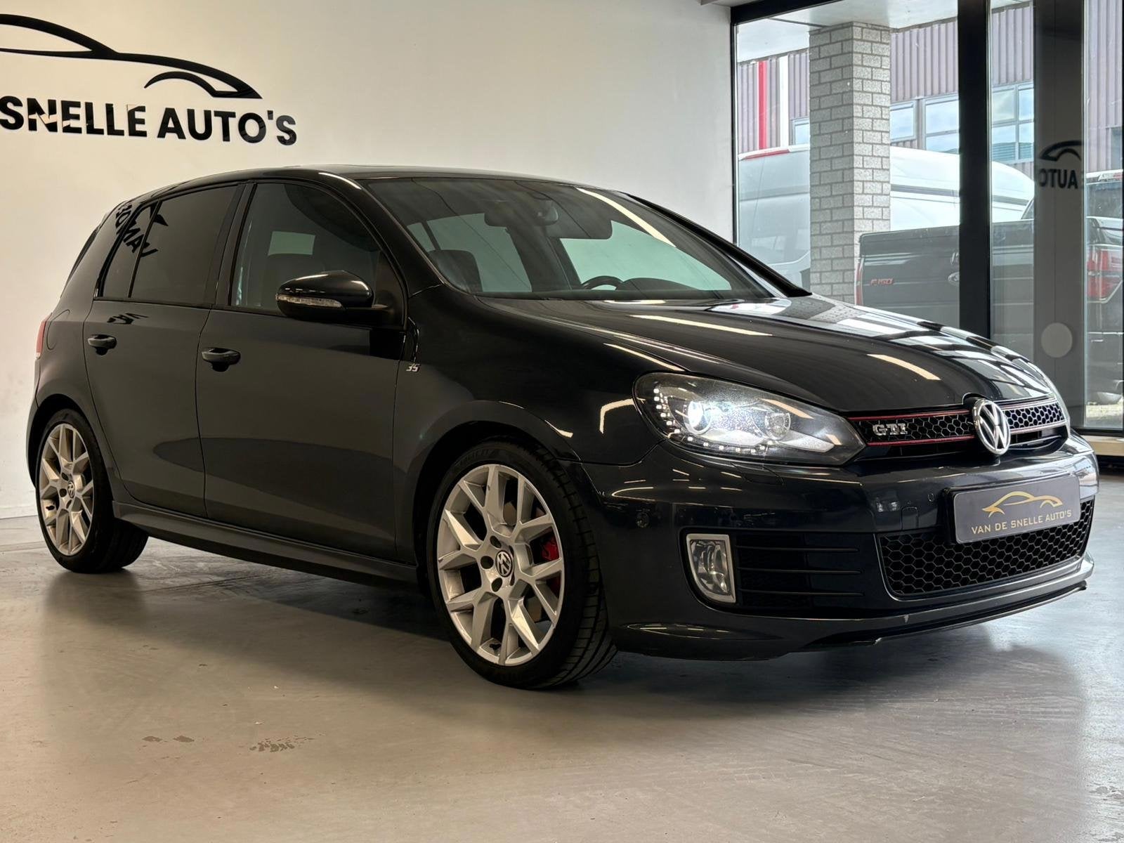 Volkswagen Golf 2.0 GTI Edition 35 AUTOMAAT/PANO/PDC, Euro 5, 4 cilinders, 1984 cc, Zwart