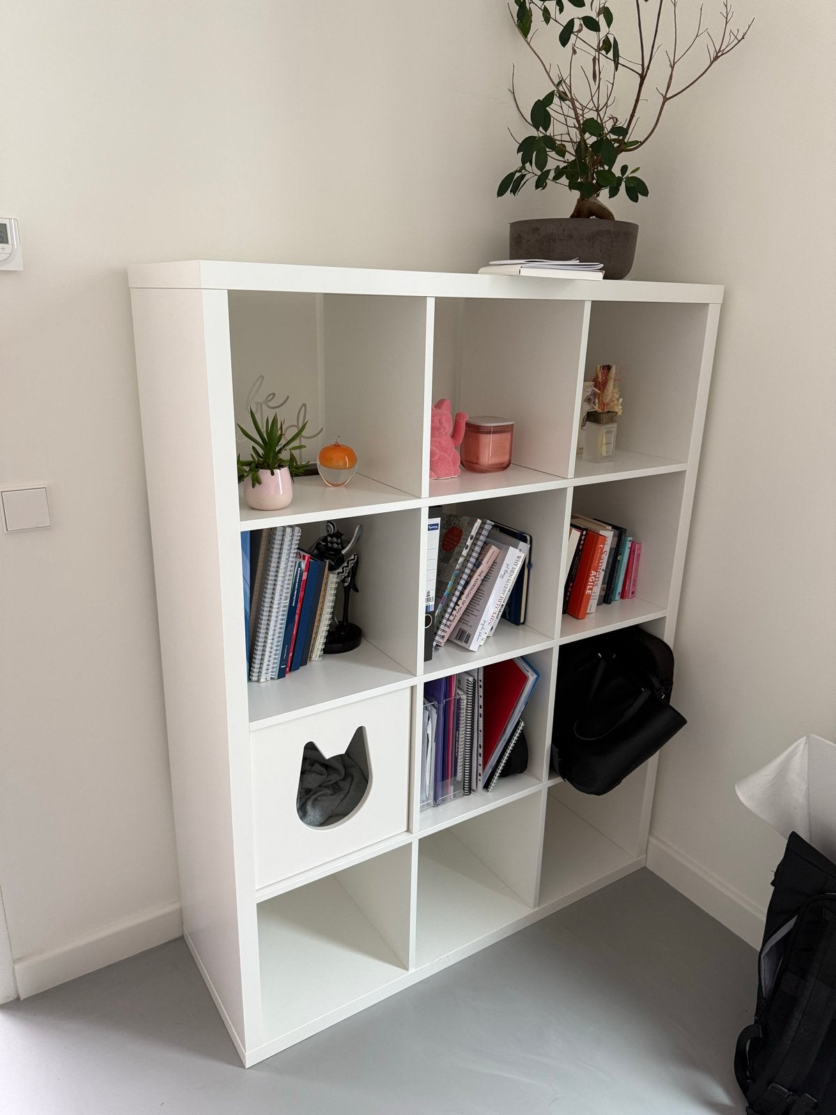 IKEA Kallax 12 vakken met kattenhuis - Wit, Huis en Inrichting, Kasten | Boekenkasten, Gebruikt, 100 tot 150 cm, 25 tot 50 cm