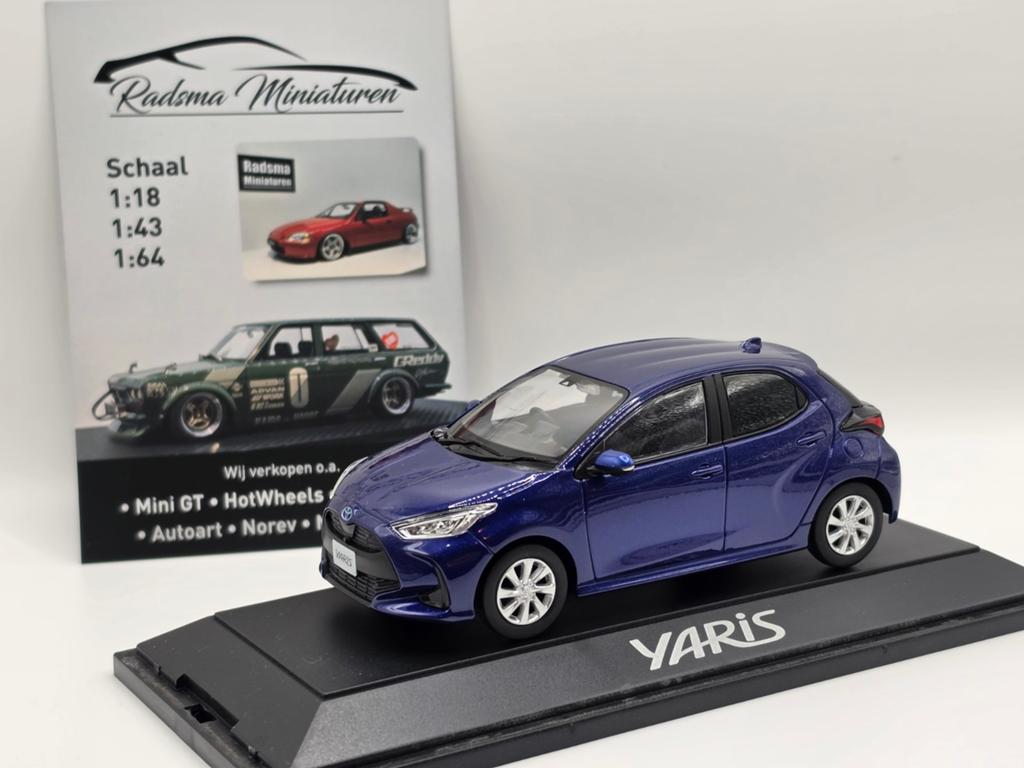Toyota Yaris Vitz - dark blue mica - 1:30, Auto, Ophalen of Verzenden, Zo goed als nieuw, Toyota dealerpack