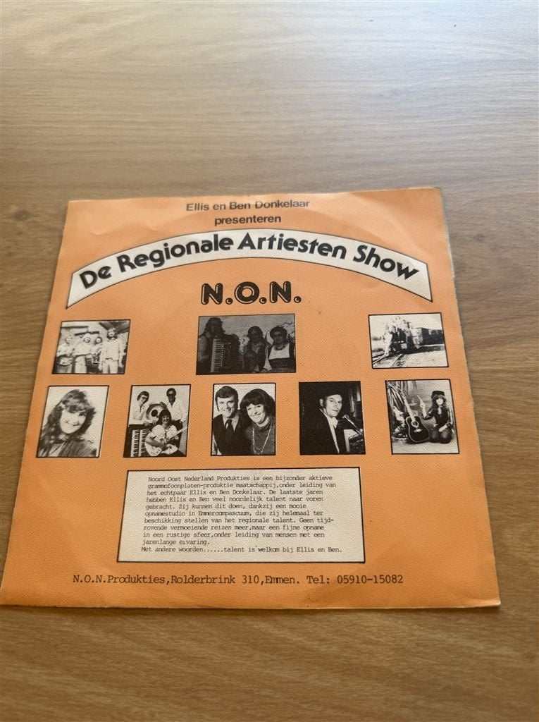 The black yellows - de sjees van ome kees, Ophalen of Verzenden, Zo goed als nieuw, Nederlandstalig