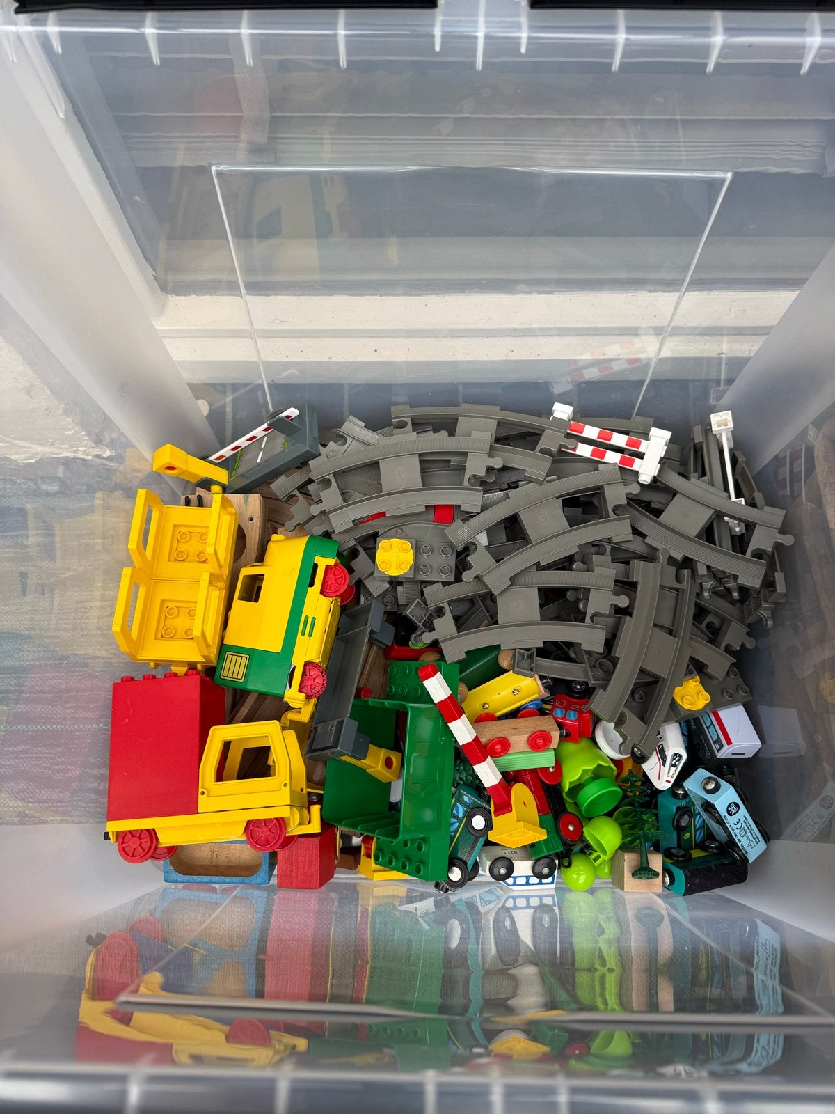 Grote partij LEGO Duplo en houten treinbaan, Kinderen en Baby's, Speelgoed | Duplo en Lego, Gebruikt, Overige thema's, Ophalen of Verzenden