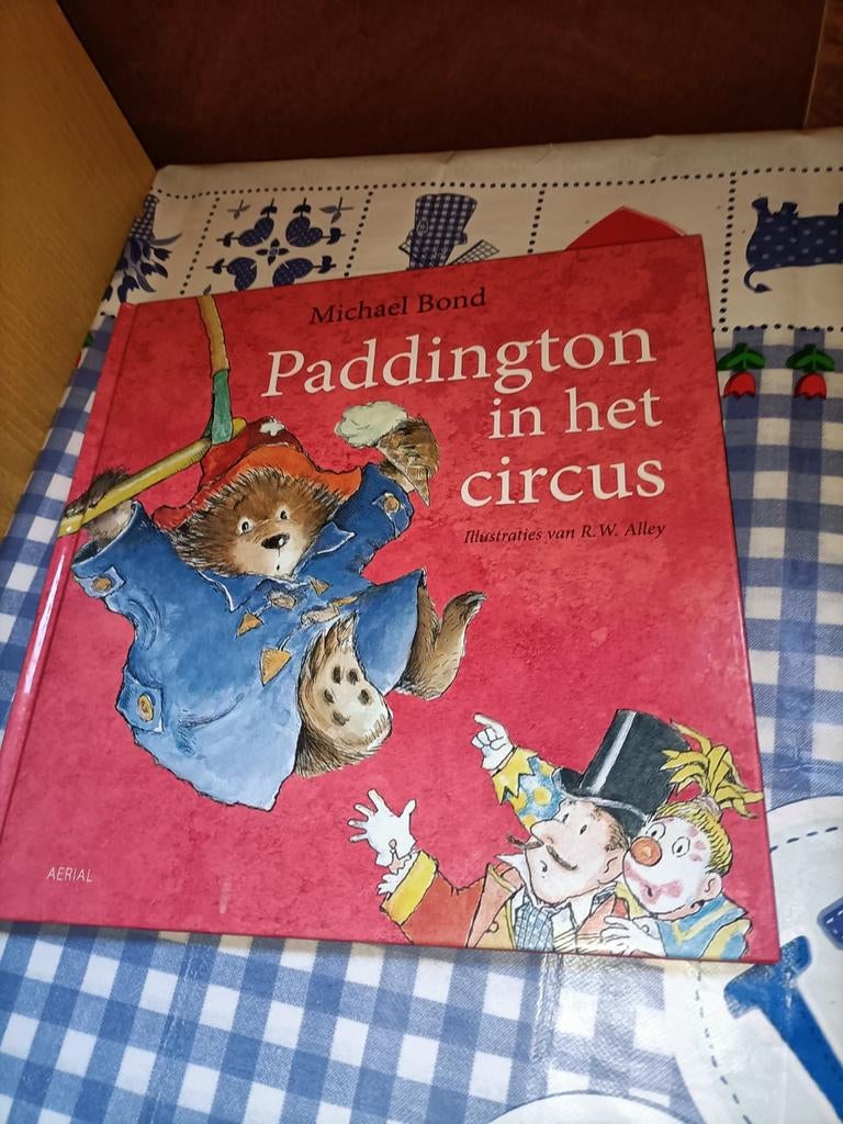 Beertje Paddington knuffel 26 cm + boek Circus, Ophalen of Verzenden, Zo goed als nieuw, Overige typen