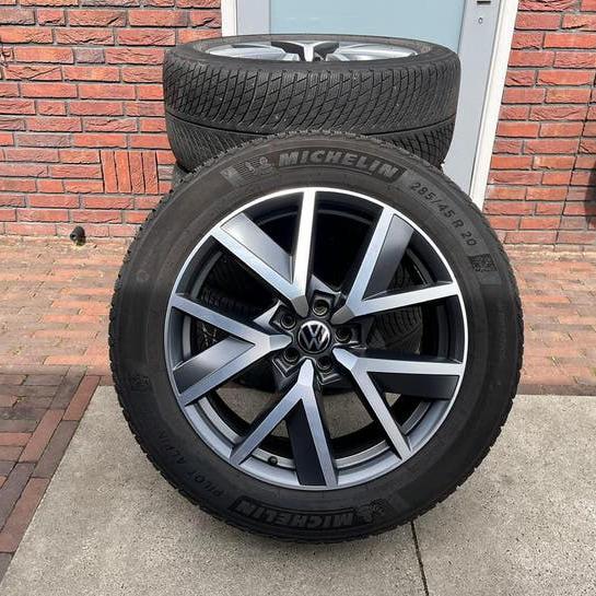 VW Touareg CR7 Braga 20 inch 5x112 Michelin Winter Origneel, Auto-onderdelen, Banden en Velgen, Ophalen, Gebruikt, 285 mm, Banden en Velgen