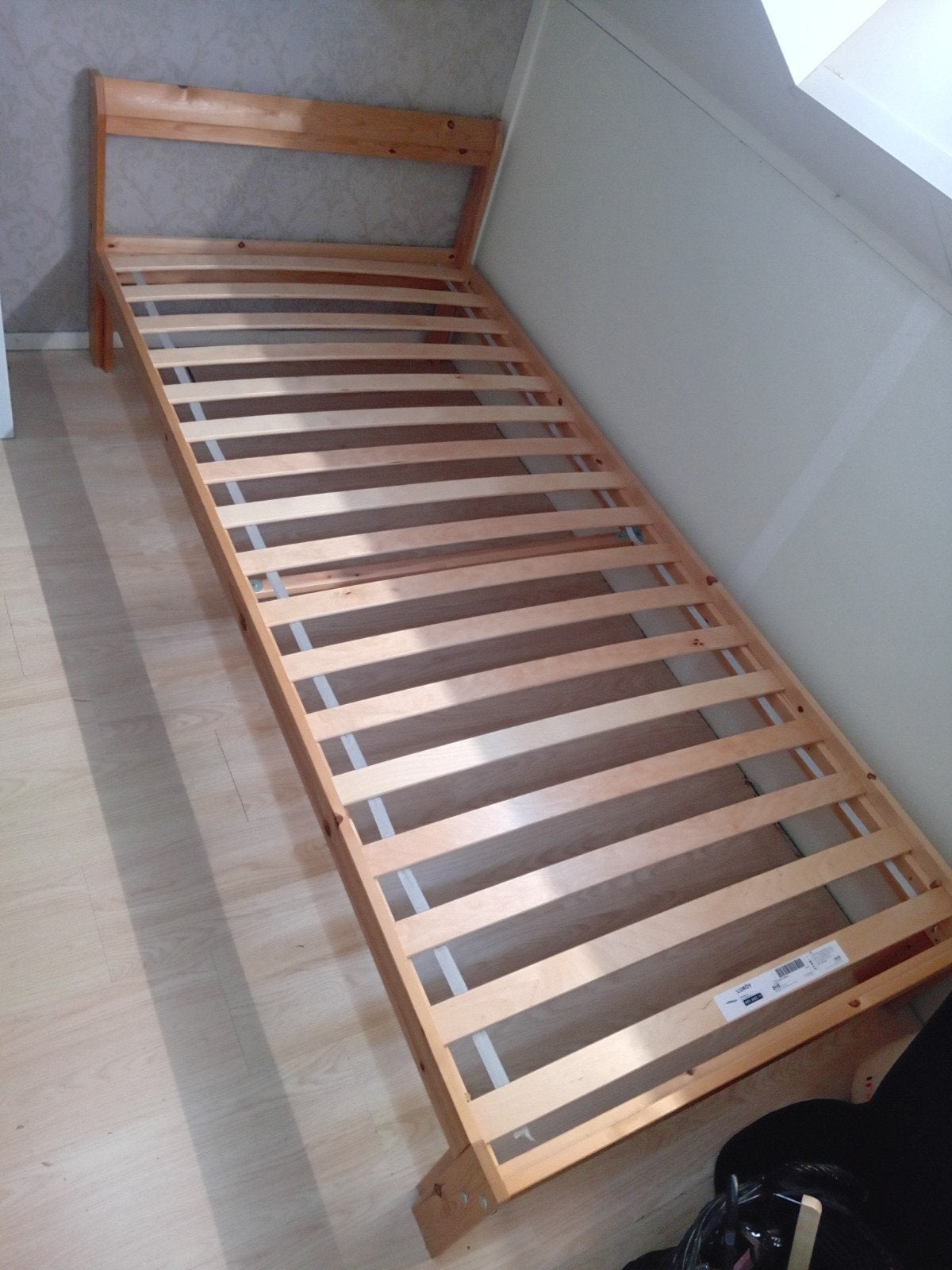 Bed grenen en lattenbodem 90x200 (ikea,neiden), Ophalen, Gebruikt, 90 cm, Eenpersoons