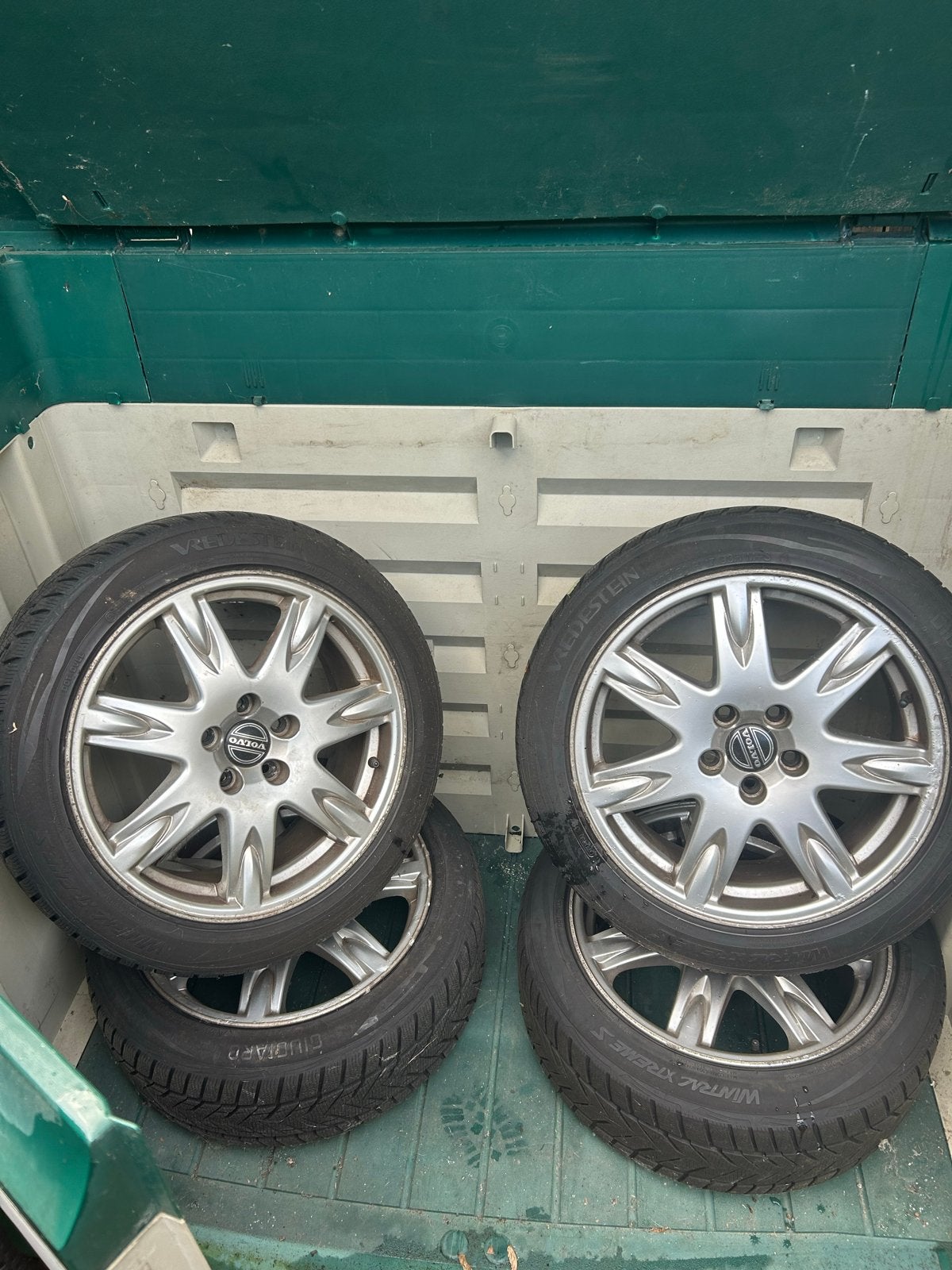 Volvo Thor velgen met Vredestein winterbanden 205/50 R17, Ophalen, Gebruikt, Banden en Velgen, 17 inch