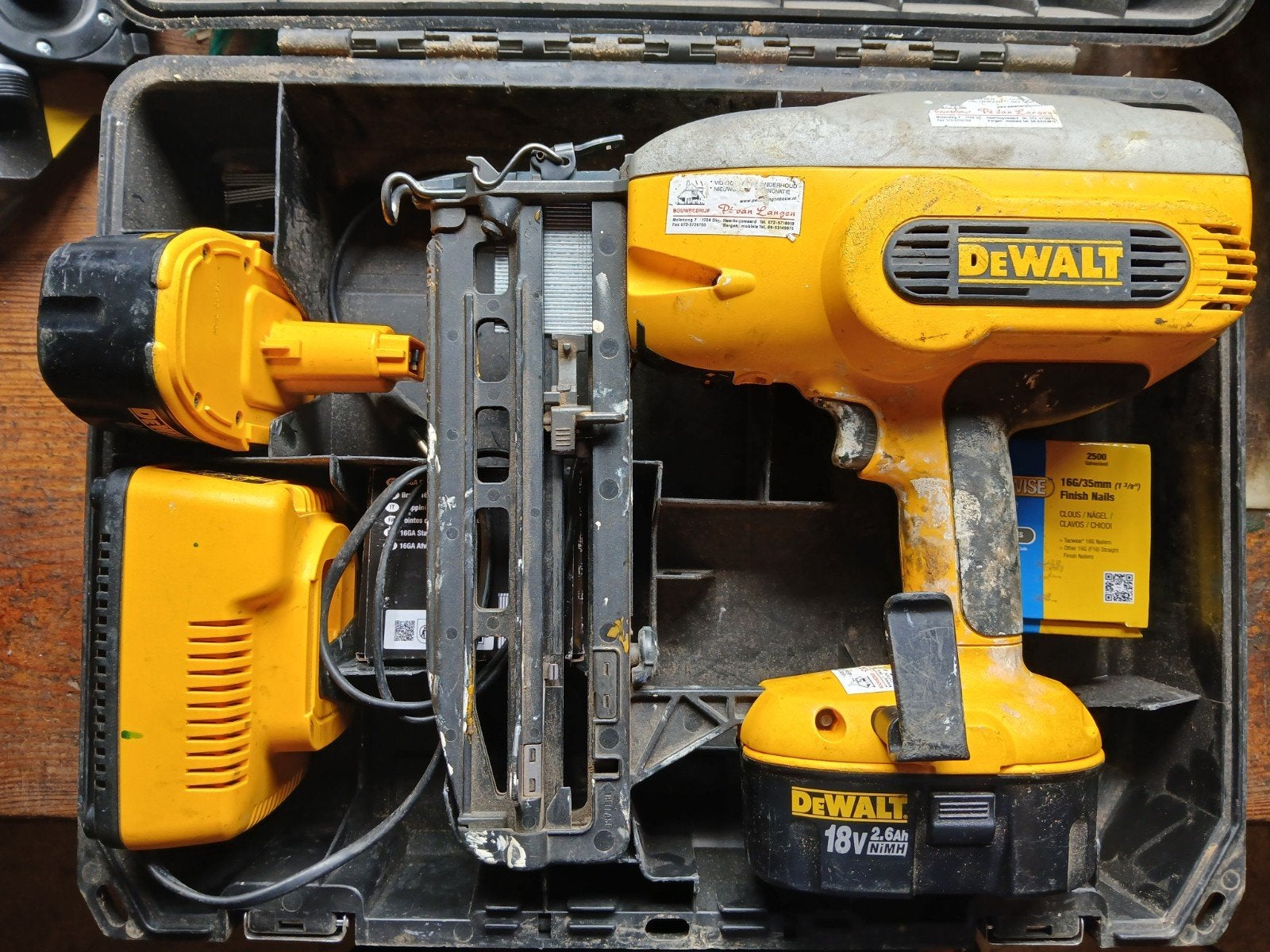 Dewalt 18v DC616 Tacker/Spijkerpistool met lader en kist, Ophalen of Verzenden, Gebruikt