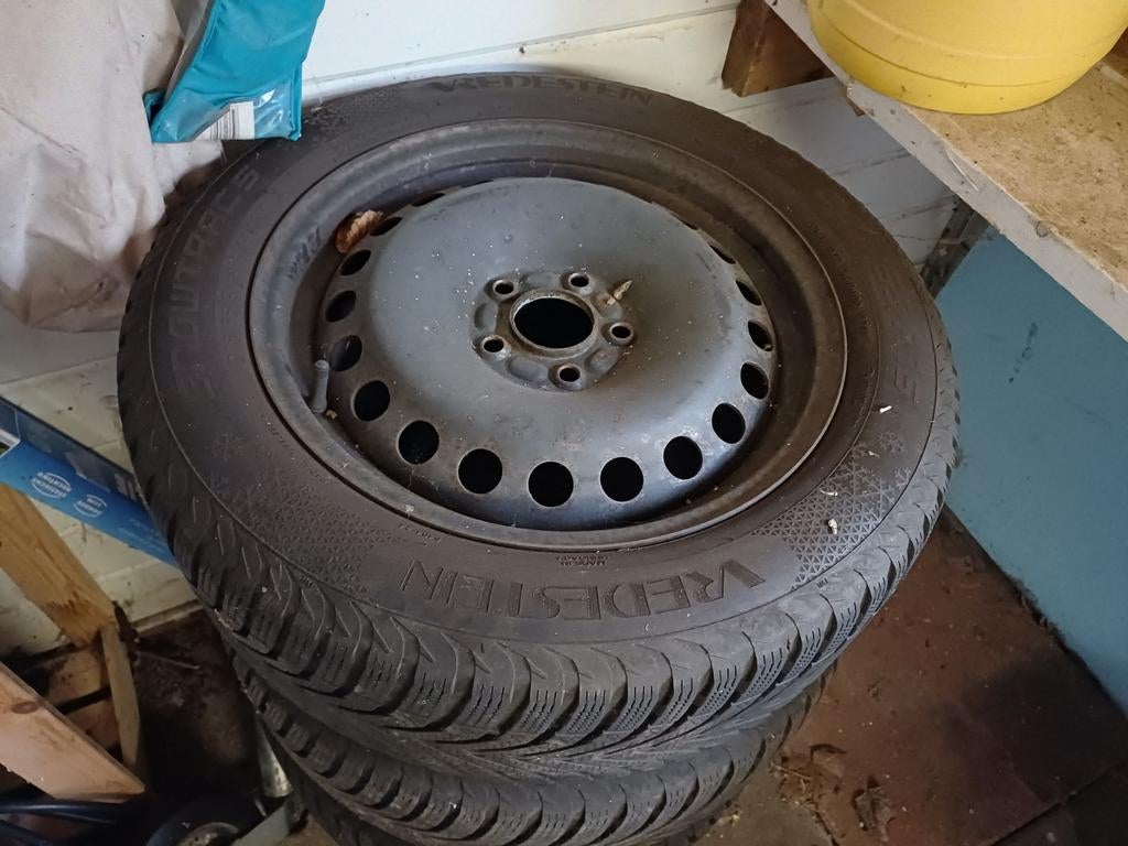 Vredestein winterbanden voor Volvo V50 (gebruikt), Auto-onderdelen, Banden en Velgen, Ophalen