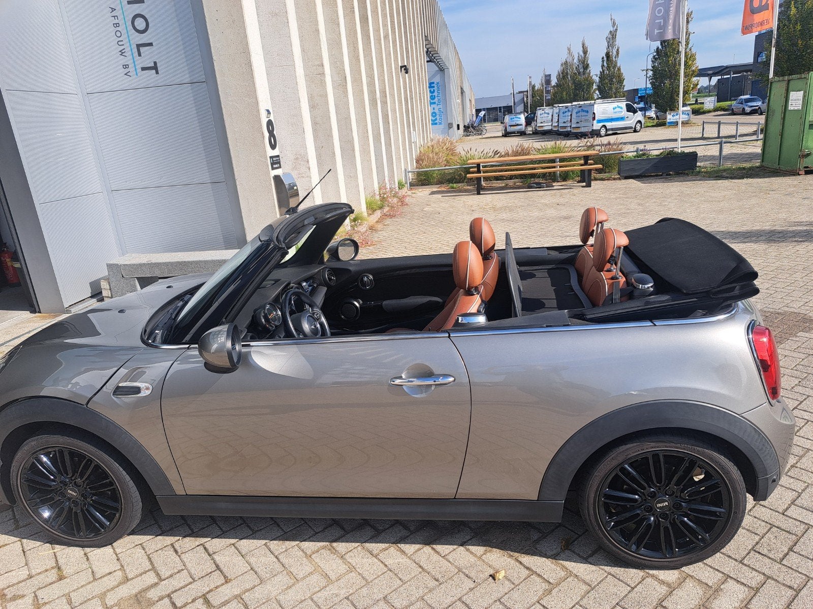 Mini Cabrio 1.5 136pk 2018 champagne, Auto's, Voorwielaandrijving, 136 pk, Euro 6, Overige kleuren