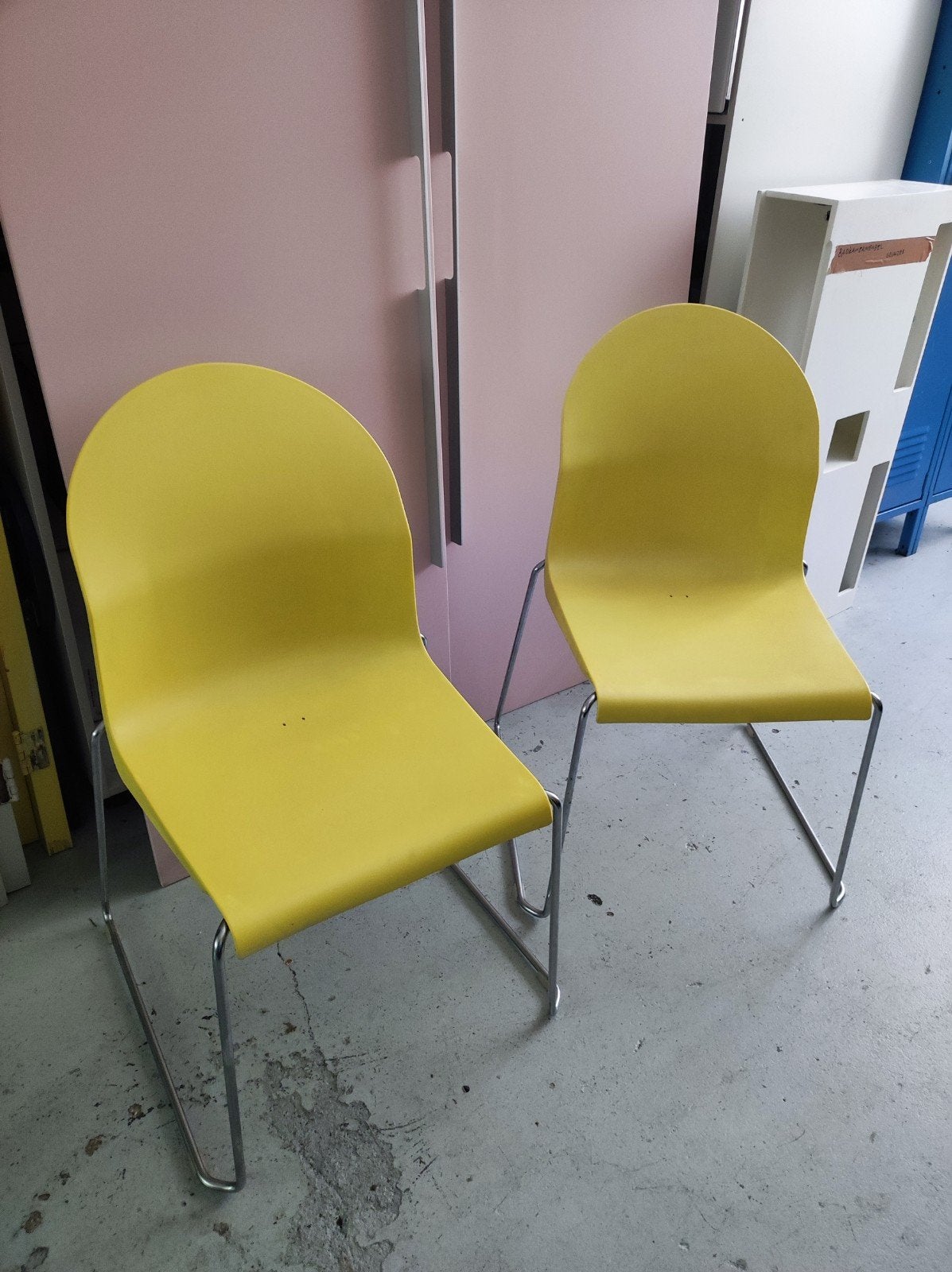 Vier gele Aida chairs / stoelen, Ophalen of Verzenden, Gebruikt, Vier