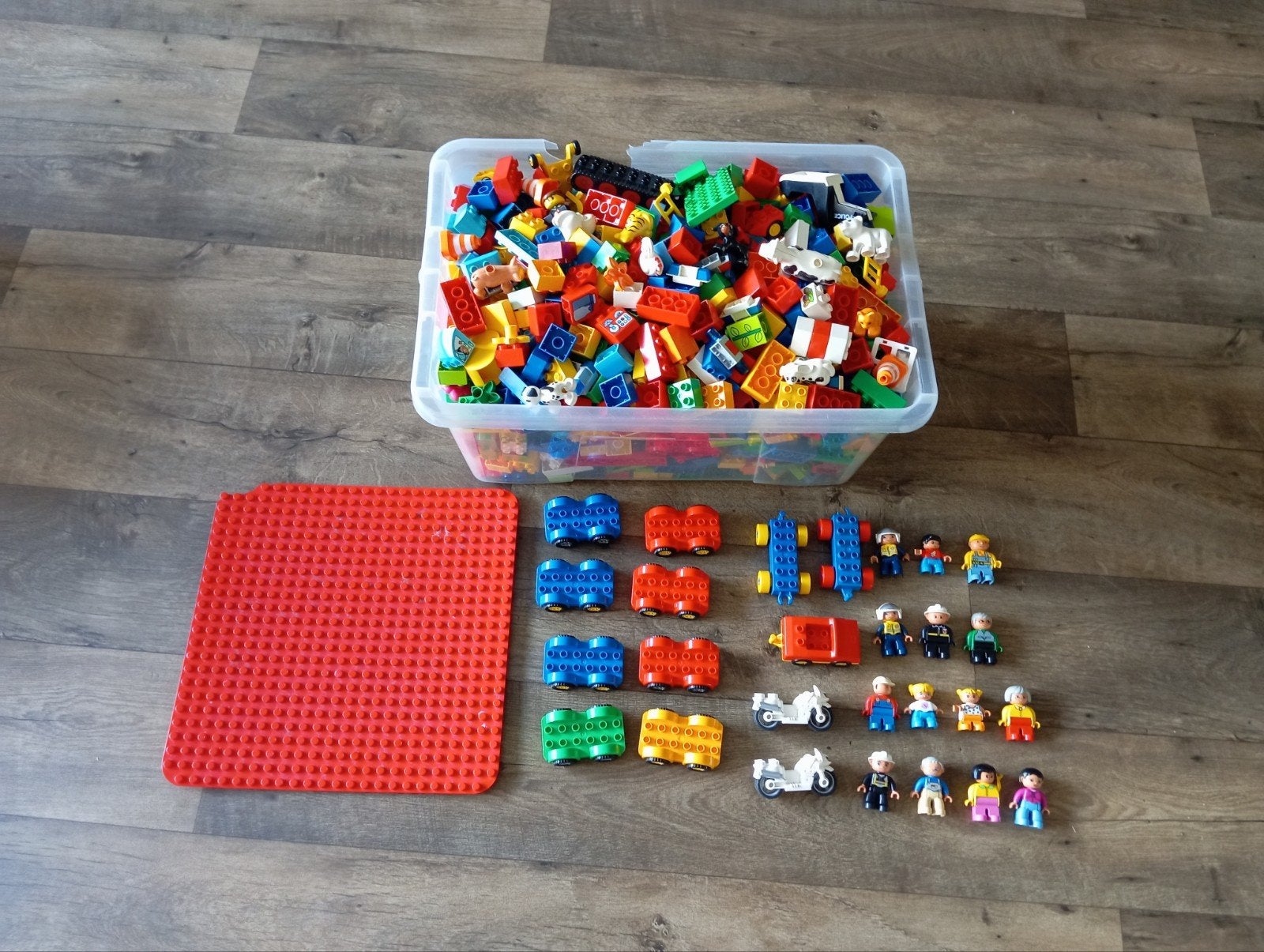 Grote partij LEGO Duplo blokken met grondplaat en figuren, Kinderen en Baby's, Gebruikt, Ophalen of Verzenden, Inclusief minifiguren