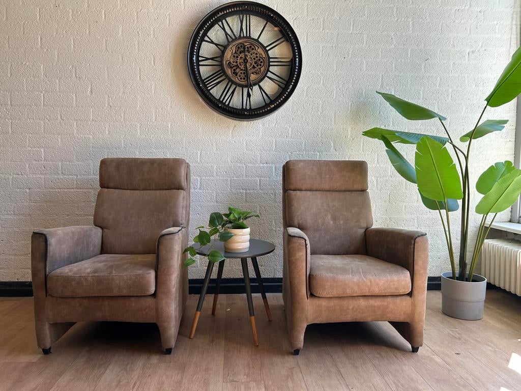 Twee Refurbished Zitfauteuils - Comfort en Stijl, Huis en Inrichting, Fauteuils, Ophalen, Gebruikt, Stof