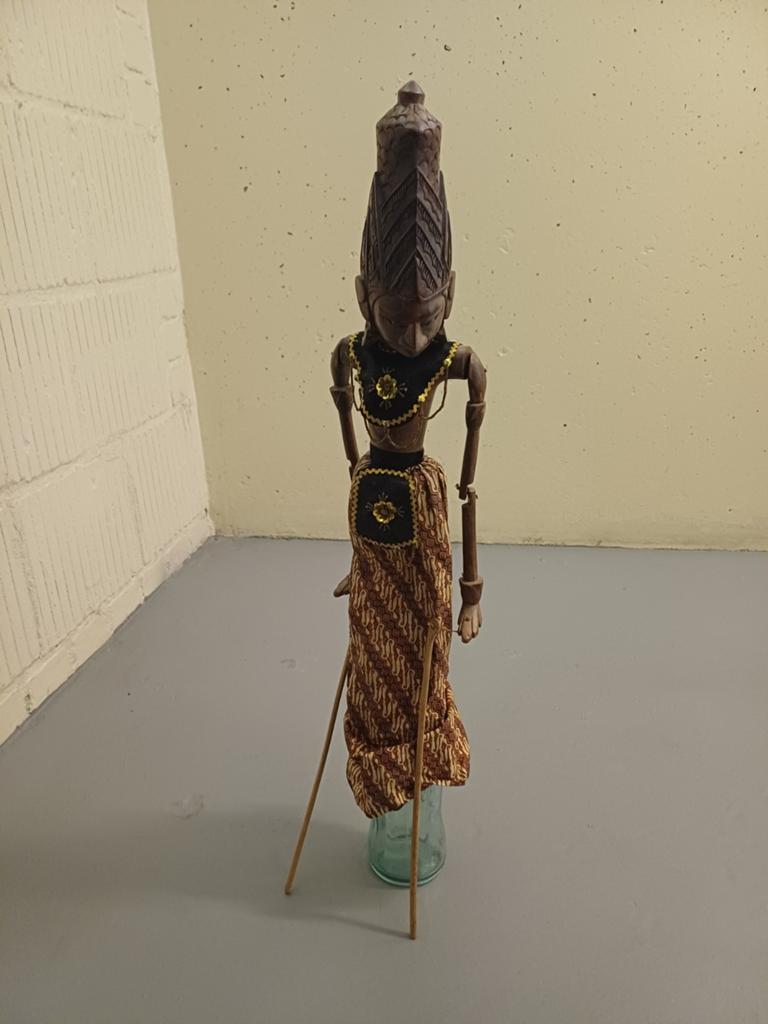 Antieke houten Wayang Golek pop uit Indonesië, Antiek en Kunst, Ophalen of Verzenden
