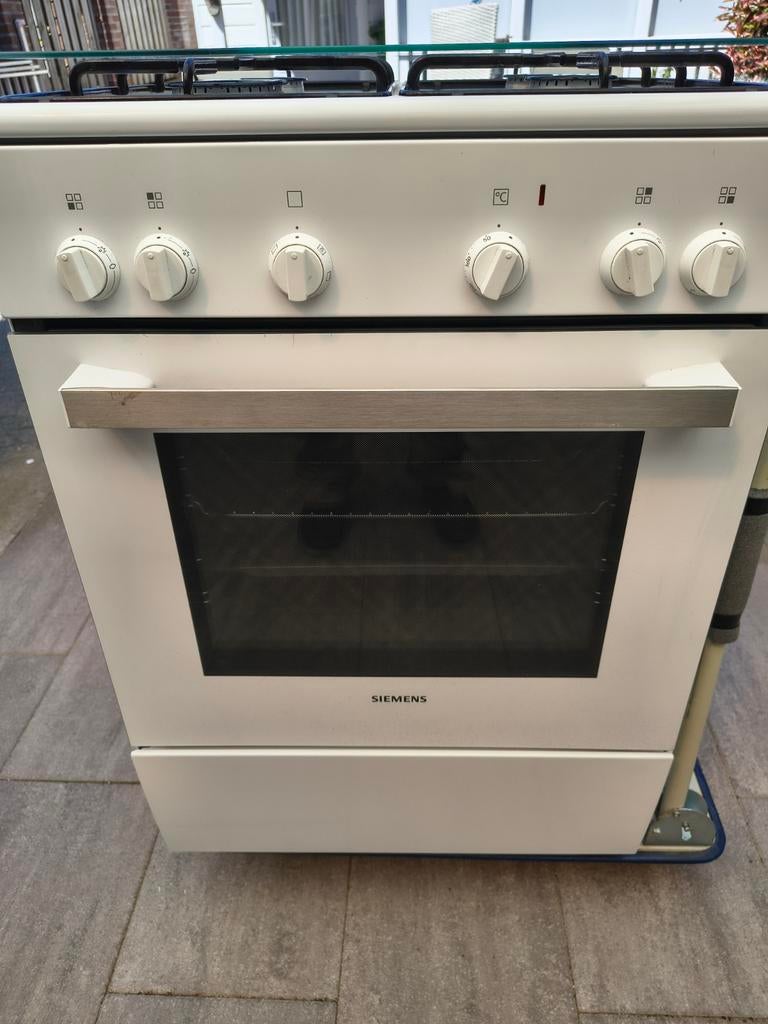 Siemens  Gasfornuis met elektrische oven (Wit), Witgoed en Apparatuur, Fornuizen, Ophalen, 60 cm of meer, 4 kookzones, Zo goed als nieuw