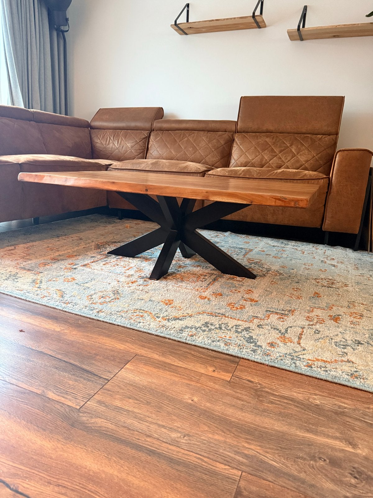 Massiefhouten salontafel met spinpoot, boomstam look 120x70c, Ophalen, Gebruikt, 100 tot 150 cm, 50 tot 100 cm