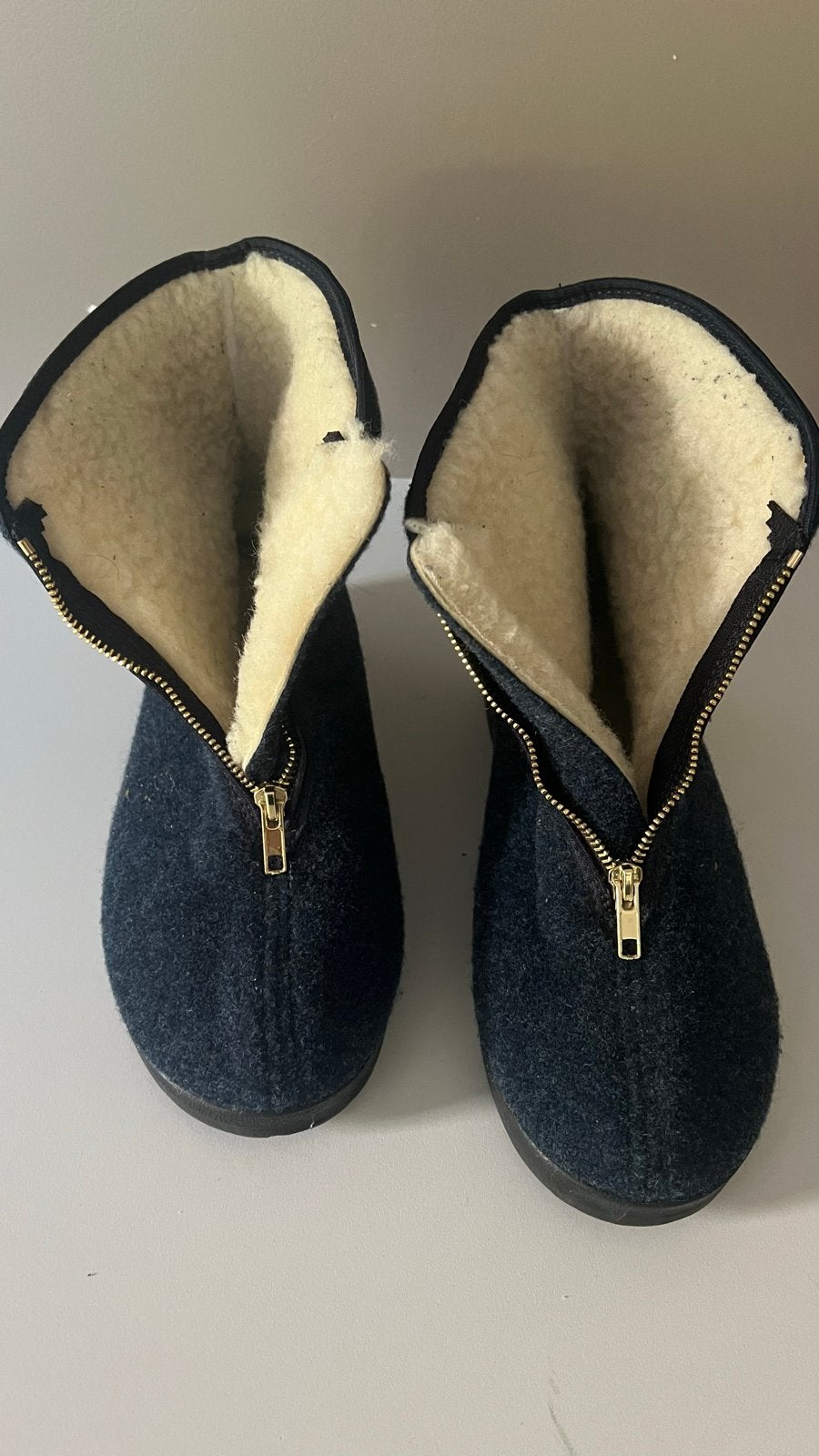 sloffen van schapenwol met rits, blauw, maar 44, Ophalen of Verzenden, Zo goed als nieuw, Blauw, Pantoffels of Sloffen