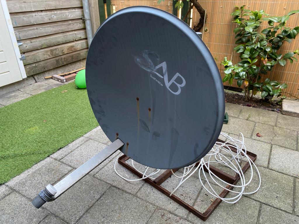 SAB Schotelantenne met houder, Ophalen, Gebruikt, (Schotel)antenne, Overige merken