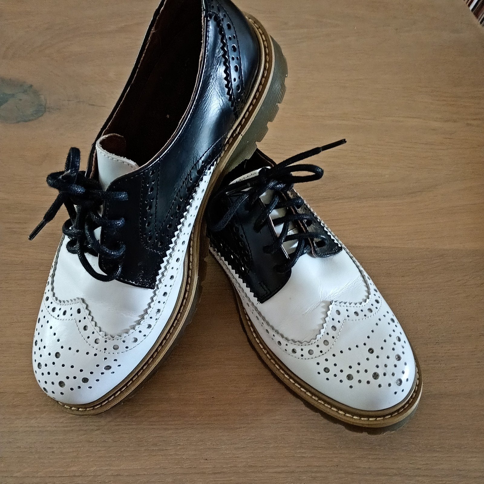 Bronx Brogues Zwart/Wit Maat 41, Kleding | Dames, Schoenen, Bronx, Schoenen met lage hakken, Zwart, Ophalen of Verzenden