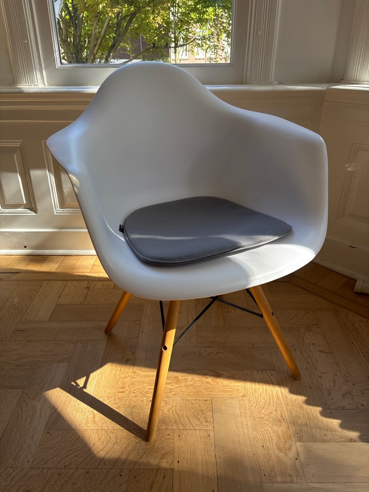 Eames DAW stoel - Robuust design, met of zonder kussen, Ophalen, Gebruikt, Wit, Vijf, Zes of meer stoelen