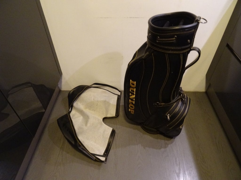 GOLFTAS MERK DUNLOP (100% LEDER) IN ABSOLUTE NIEUWSTAAT, Sport en Fitness, Golf, Ophalen of Verzenden, Zo goed als nieuw, Tas