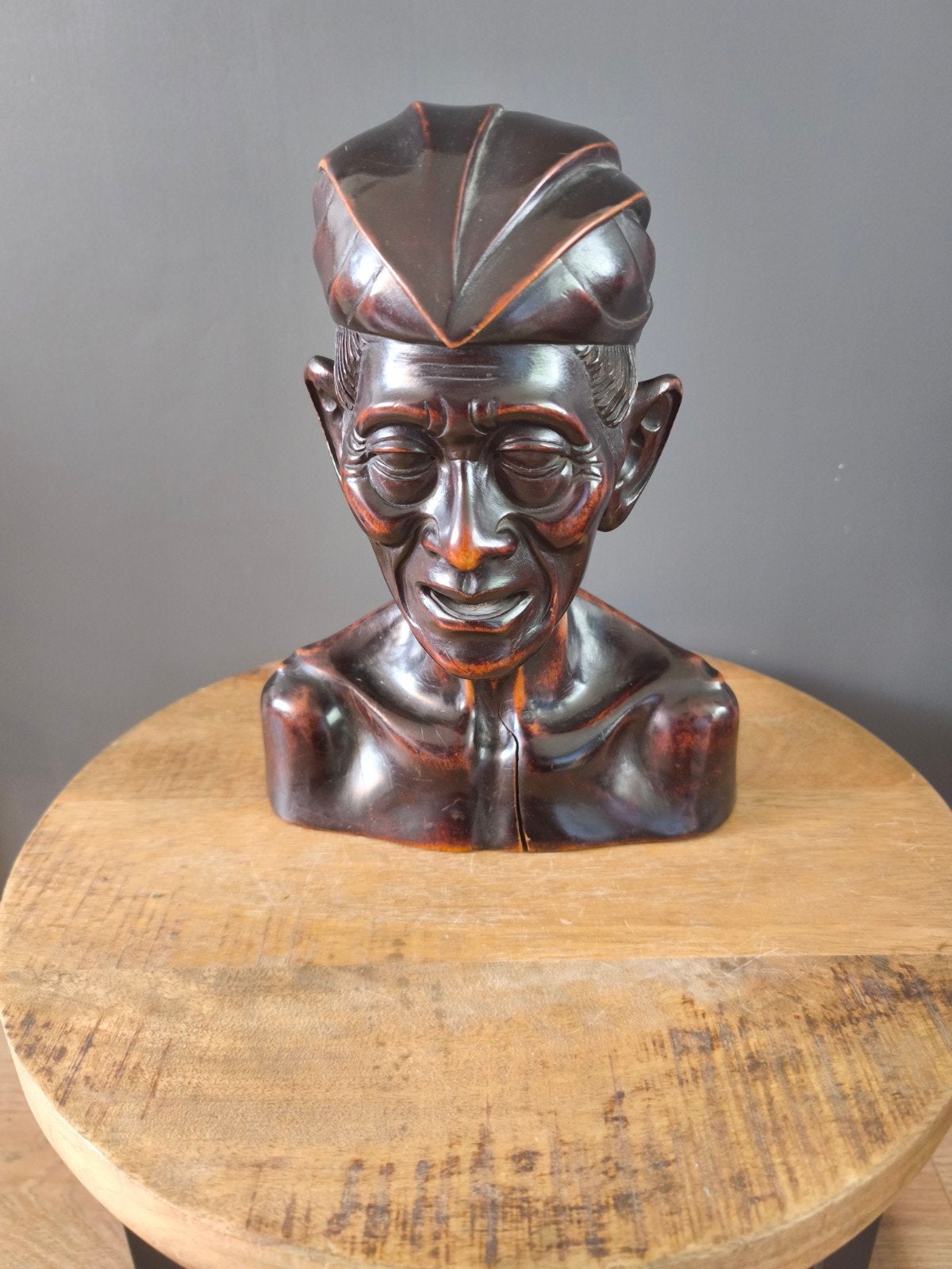 Fraaie Indonesische balinees houten buste, gedateerd 1941, Antiek en Kunst, Buste, Ophalen of Verzenden, Handgemaakt, 20 - 50 cm