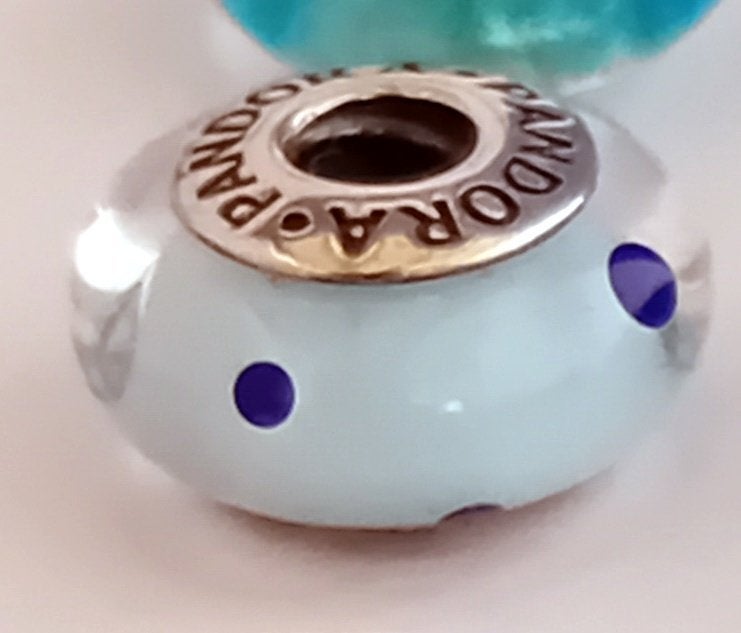 Pandora Murano bedel Wit met donker Blauwe stippen, Sieraden, Tassen en Uiterlijk, Bedels, Glas of Kristal, Pandora, Ophalen of Verzenden