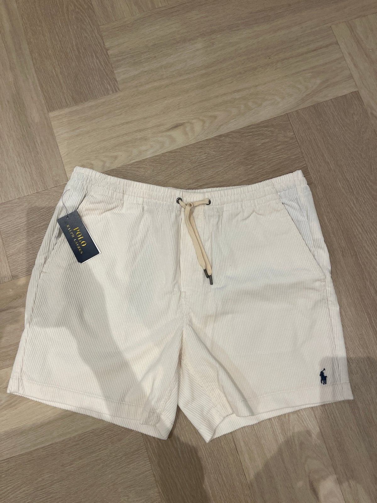 Polo Ralph Lauren ribfluwelen shorts - Nieuw met kaartjes, Kleding | Heren, Ophalen of Verzenden, Nieuw, Maat 52/54 (L), Wit