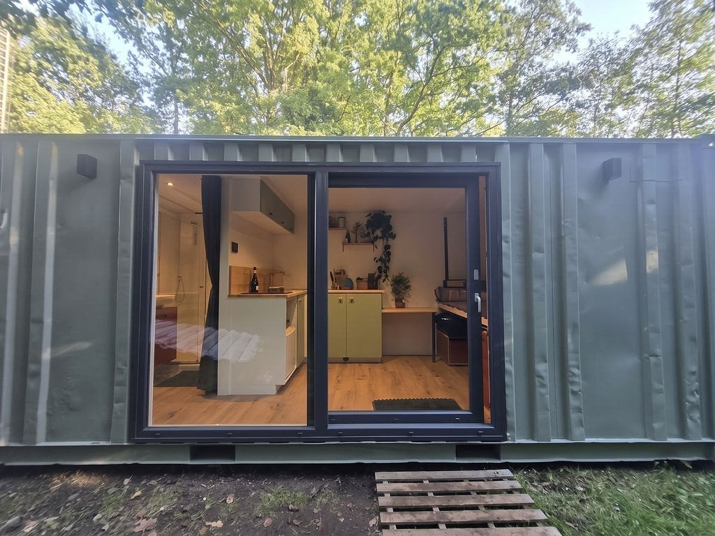 Tiny House - Omgebouwde zeecontainer, Ophalen, 200 tot 400 cm, Overige typen, Zo goed als nieuw