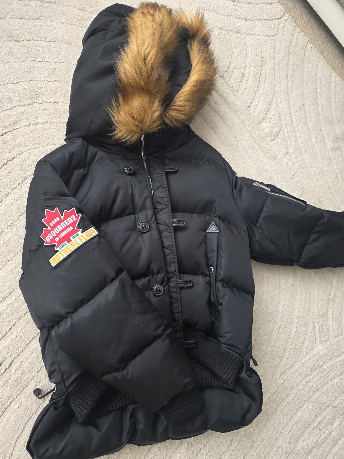 Dsquared2 Pufferjack met bontkraag, Ophalen, Zo goed als nieuw, Maat 42/44 (L), Zwart