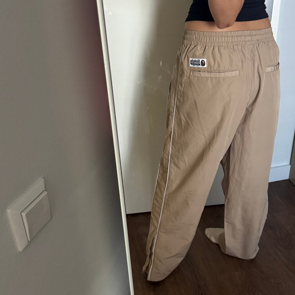 BAPE joggers / trackpants (maat XL), Beige, Maat 56/58 (XL), Ophalen of Verzenden, Zo goed als nieuw