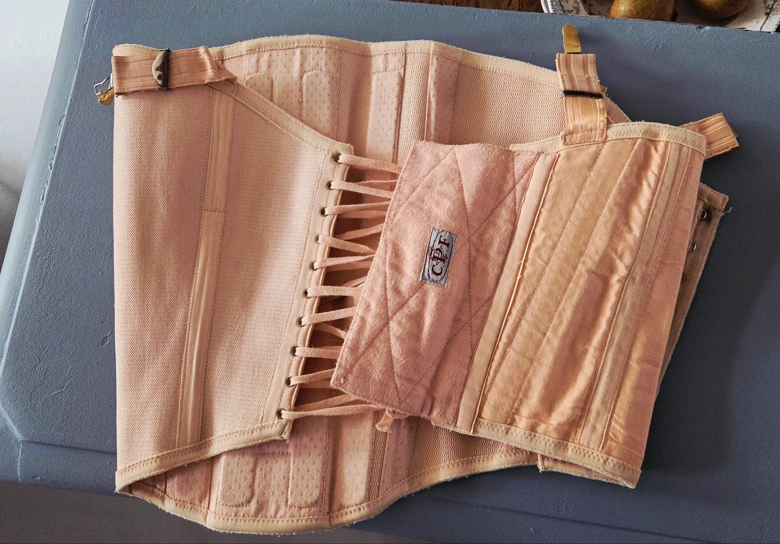 Oud Frans Brocante corset gemerkt CPF
 in goede staat, Ophalen of Verzenden