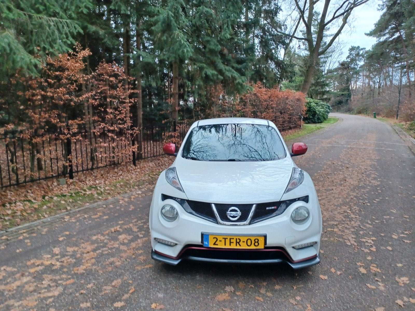 Nissan Juke 1.6 Nismo 2014 Wit TURBO 200PK, Auto's, Voorwielaandrijving, 662 kg, 1618 cc, 4 cilinders