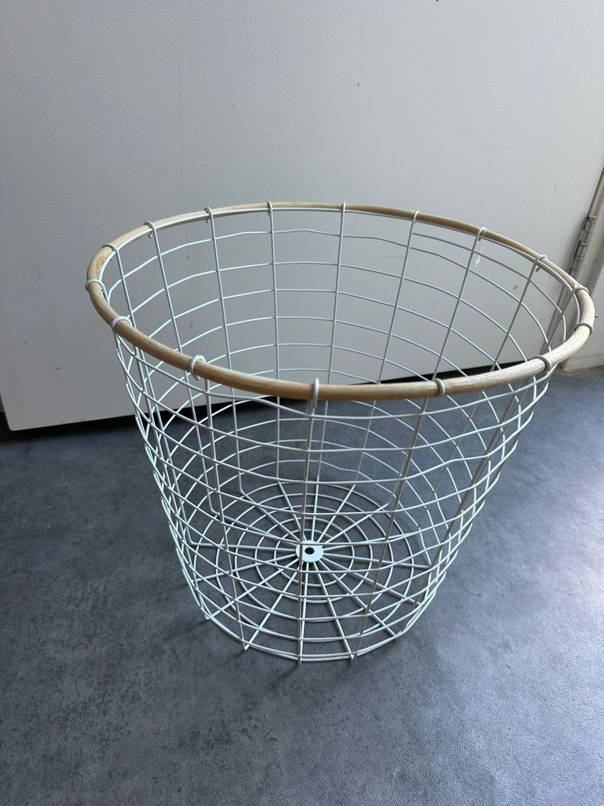 Wasmand, Huis en Inrichting, Woonaccessoires | Schalen en Manden, Ophalen, Zo goed als nieuw, Rond, Riet