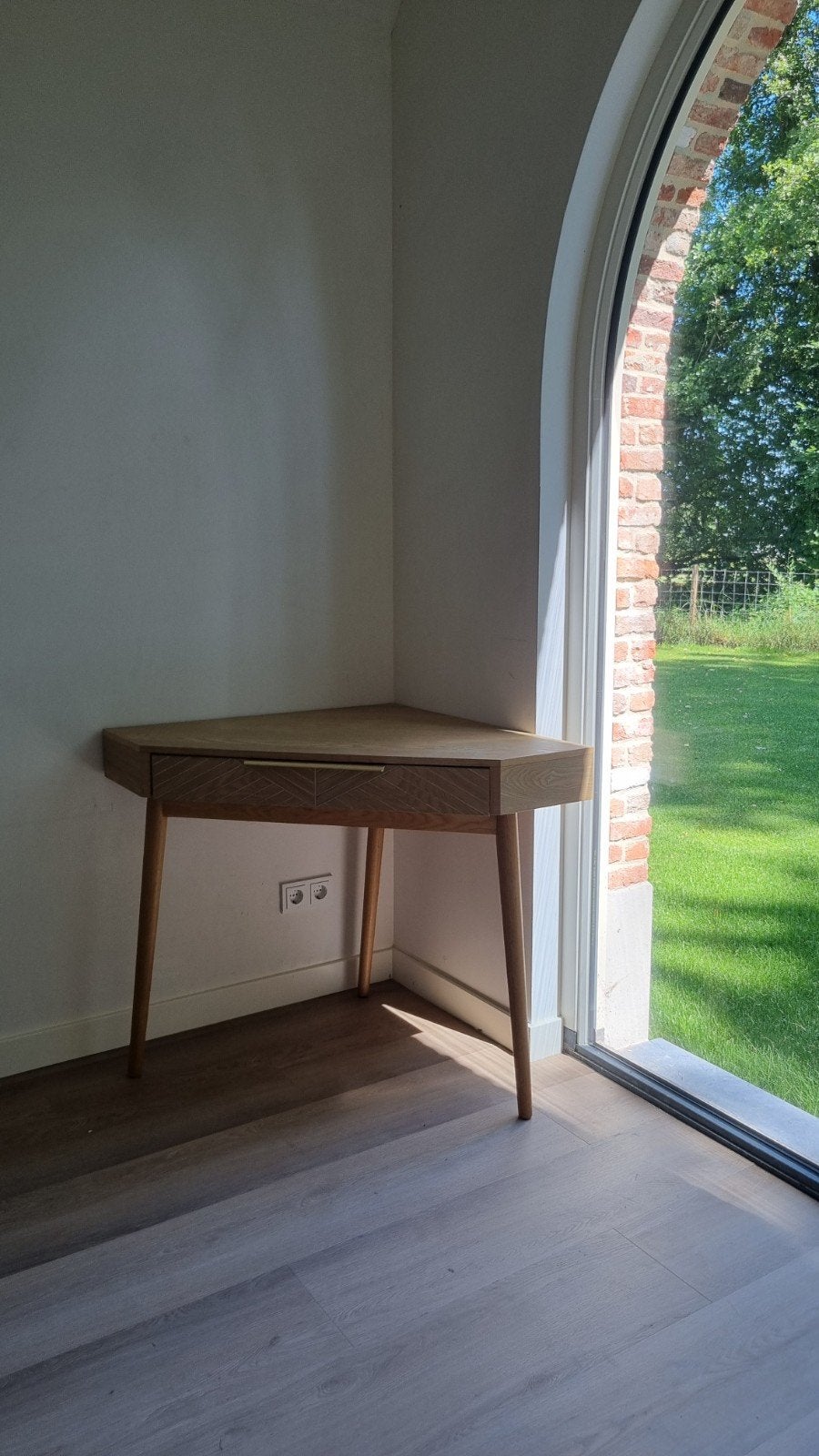 Hoektafel, Huis en Inrichting, Bureaus, Ophalen, Zo goed als nieuw