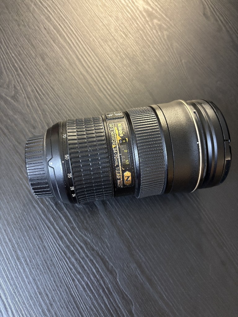 Nikon lens 24 - 70mm 1:2.8G, Autofocus, Nikon, Ophalen of Verzenden, Zo goed als nieuw
