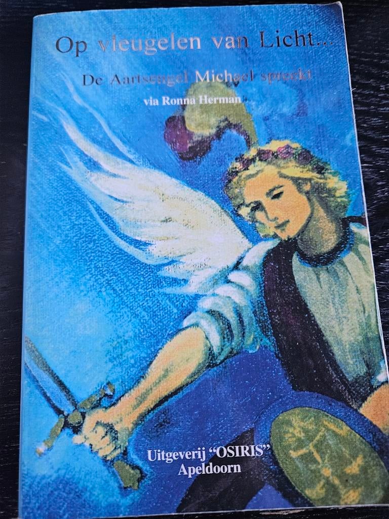Op vleugelen van Licht - Aartsengel Michaël spreekt, Boeken, Ophalen of Verzenden