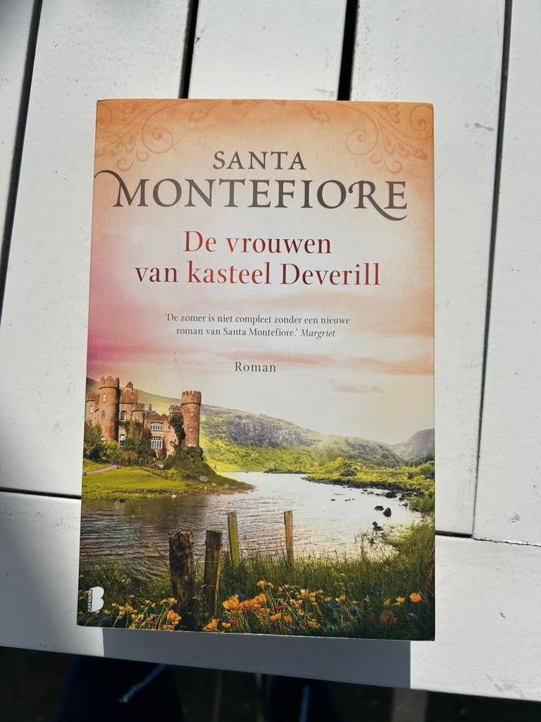 Santa Montefiore - De vrouwen van kasteel Deverill, Ophalen of Verzenden, Zo goed als nieuw, Santa Montefiore