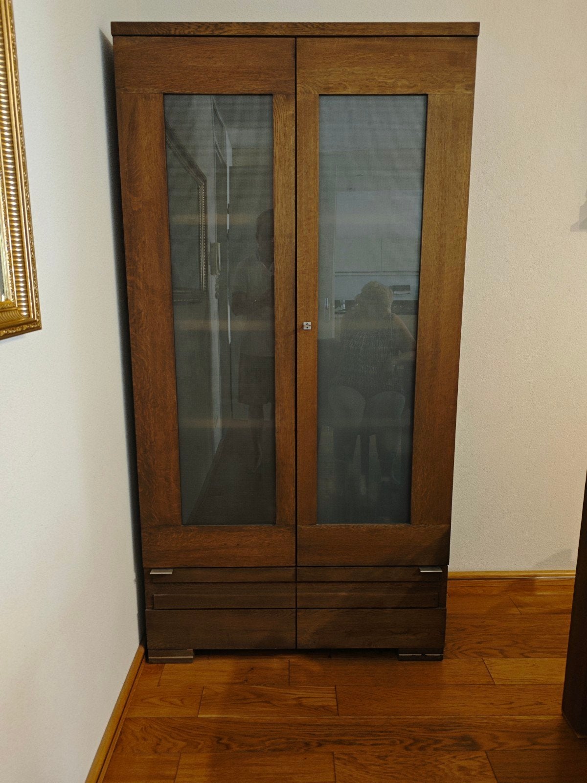 Eikenhouten vitrinekast met glazen deuren en lades, Ophalen, Glas, Gebruikt, Met deur(en)